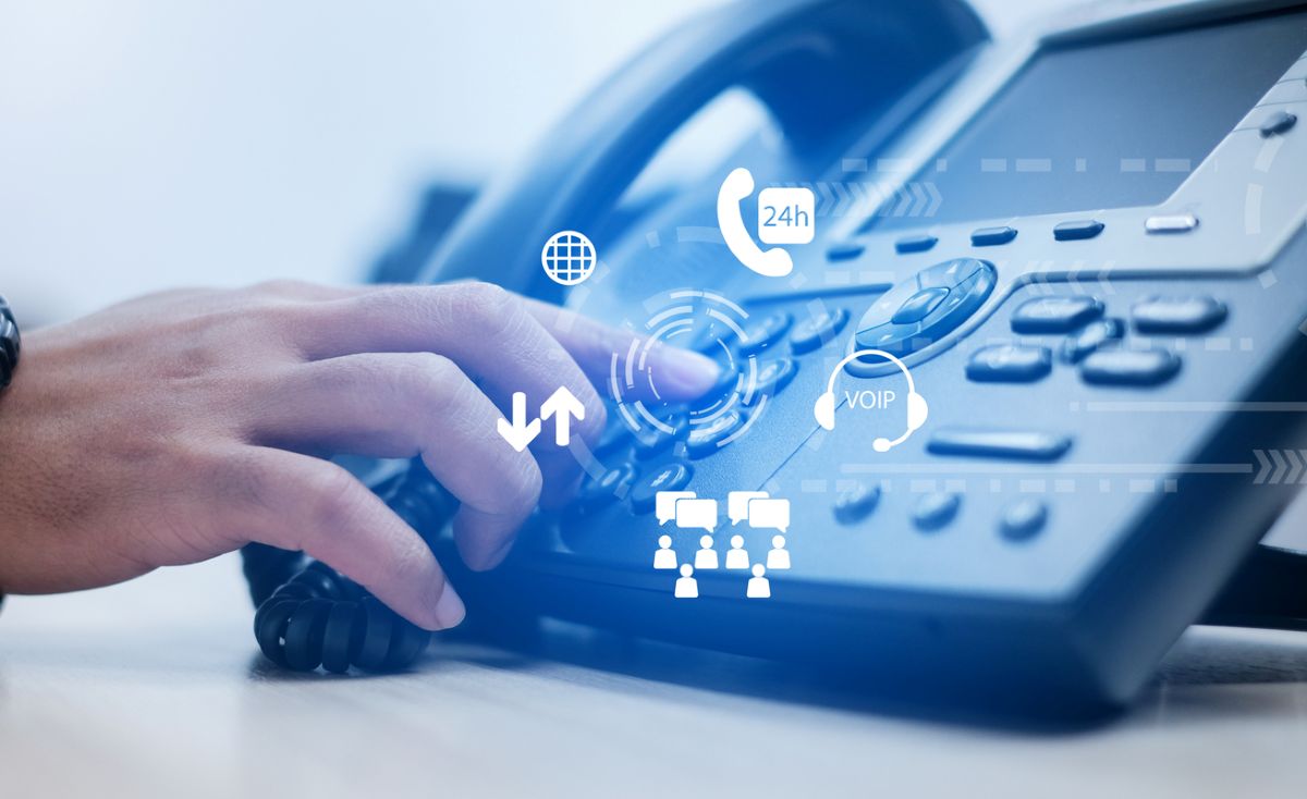Benefits of VoIP for office communications - blog post image